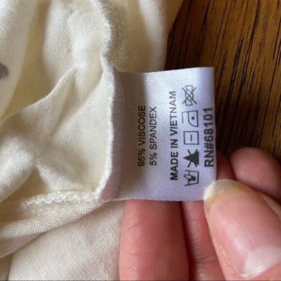 Beldini white tank with gold gems size medium - Picture 5 of 7